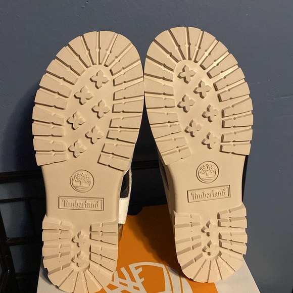 Sandals - Picture 10 of 12